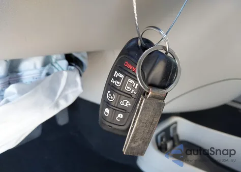 2018 Chrysler Pacifica Touring L из США, поврежденный, VIN 2C4RC1BG1JR119830